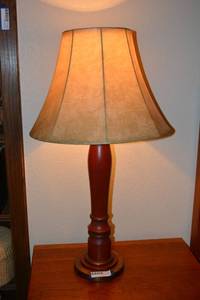 lot 285 image: 32Tall Table Lamp