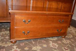lot 281 image: Cedar Chest by Keller Furniture - 42W x 20D x 20H