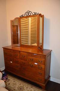 lot 287 image: Bedroom Dresser and Mirror by Keller Furniture  - 64W x 19D x 39.5H Plus 47 Mirror