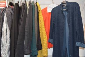 lot 301 image: Womens Jackets, Sweaters and Scarfs