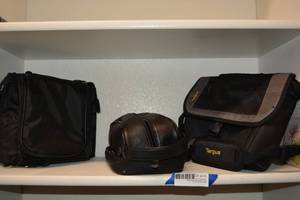 lot 316 image: Mens Travel Toiletry Bags