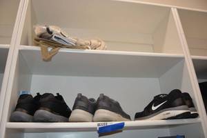 lot 320 image: Mens Athletic Shoes Nike and Skechers, see pictures