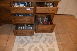 lot 327 image: Clear Drawer Organizers, Rug, and Contents