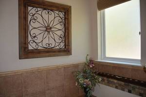 lot 331 image: Home Dcor Metal Wall Art (33x33), Flower Arrangement and Tea Light Candle Holder