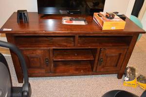 lot 339 image: Entertainment Cabinet - 46W x 20D x 28H
