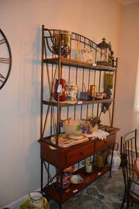 lot 152 image: Wrought Iron and Wood Bakers Rack by Thomasville Impressions - 4W x 16D x 7H