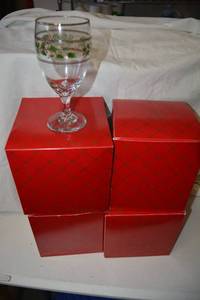 lot 382 image: Home for the Holidays Goblet Sets - 4 sets of 4