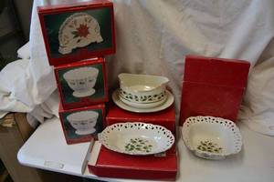 lot 385 image: Home for the Holiday Dishes Gravy Boat, Nut Bowls, Napkin Holder, and More