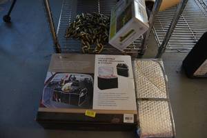 lot 425 image: Collapsible Trunk Organizer and Cooler, Sunshield, Chain and Brushgrubber, see pictures