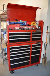 lot 10 image: Large Rolling Craftsman Toolbox and Tools, see pictures