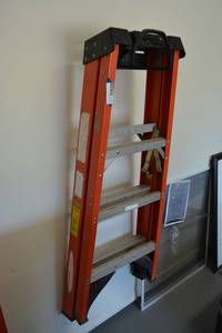 lot 446 image: Werner 3Ft. Ladder
