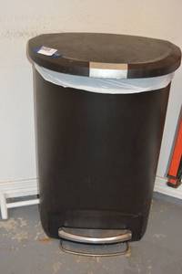 lot 449 image: Step-On Trash Can