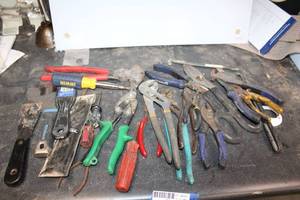 lot 567 image: Tools as shown