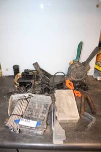 lot 570 image: Frame Ratcheting Clamp System, Tie Downs