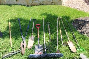 lot 637 image: Yard Tools with Post Hole Digger