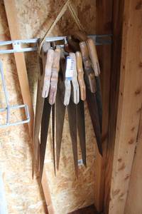 lot 640 image: Hand Saws