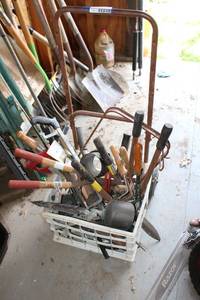 lot 647 image: Crate of Gardening Tools