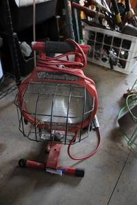 lot 654 image: Commercial Floor Work Lamp