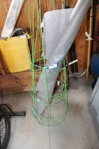lot 658 image: Tomato Cages and Weed Barrier