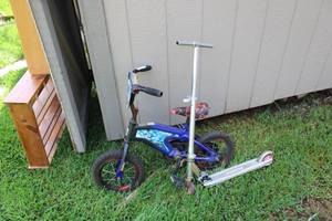 lot 668 image: Razor Scooter and Spider-man Bicycle