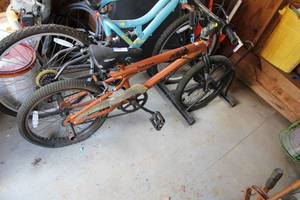 lot 669 image: Ozone Furious Bike