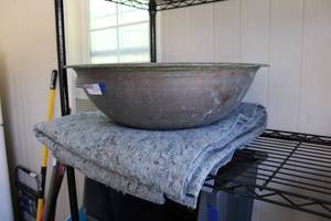 lot 483 image: Fire Pit Grilling Bowl and Moving Blanket