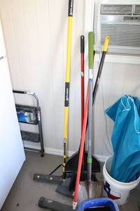 lot 490 image: Brooms, Dustpans, Shovel