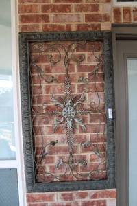 lot 451 image: Metal Wall Art on Patio