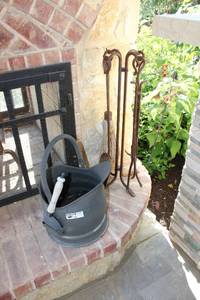lot 710 image: Fireplace Ash Bucket and Fireplace Tool Set