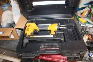 lot 595 image: Bostitch Stapler SX150 with Black Case