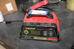 lot 605 image: Viking Battery charger