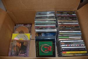 lot 33 image: CD Collection Country, Christmas and More, see pictures
