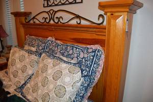 lot 63 image: Queen Size Bed Frame, Pine Wood