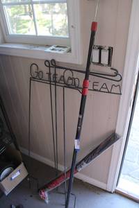 lot 480 image: Wall Support Bar, Metal Garden Shephards Hooks