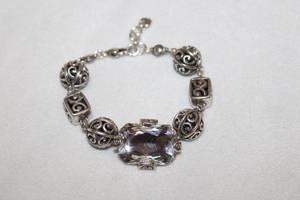 lot 739 image: Jewlery Signed Brighton 3D station bead bracelet. Heart shaped clasp with Brighton B hang tag.