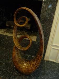 lot 2 image: Large Wooden Home Decor Piece