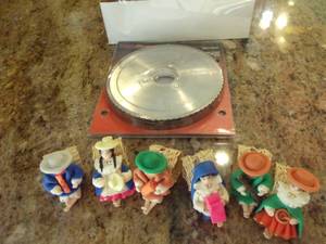 lot 65 image: Napkin Rings and Replacement Blade for Meat Slicer (Goes with Lot # 201)