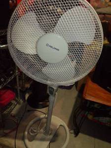 lot 81 image: White Stand Fan, Works