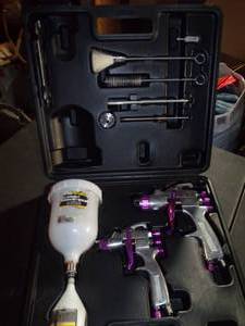 lot 133 image: Gravity Fed HPLV Air Paint Gun Kit in plastic carry case