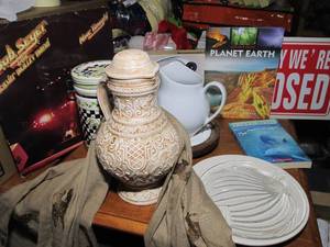 lot 305 image: Mixed Lot of Home Decor See Pictures