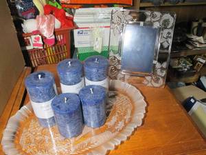 lot 306 image: Mikasa Platter and Picture Frame, New Julie Ann Home Fragrance Free Pillar Candles