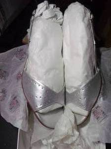 lot 182 image: New Womens Size 12 Dress Shoes