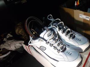 lot 183 image: Mens Sketcher Tennis Shoes size 11.5 and leather belt