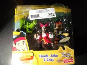 lot 262 image: NIB Neverland Poseable Figurines