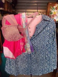 lot 287 image: Womens Misc Clothing lot, xl tops, 44d bra