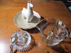 lot 293 image: Womens Vintage Watches and Jewelry Holders