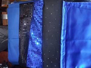 lot 322 image: Yards of Material in colors and styles as shown