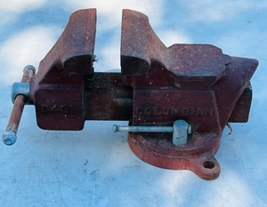 lot 16 image: Vintage Colombian D43 12 Bench Vise W 3 12 Jaws, Swivel Base, &amp Anvil