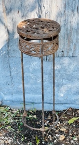 lot 30 image: Vintage Cast Iron Ornate Plant Stand