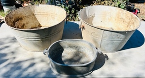 lot 32 image: Two Vintage Washtubs &amp One Unusual Vintage Oblong Aluminum Pot